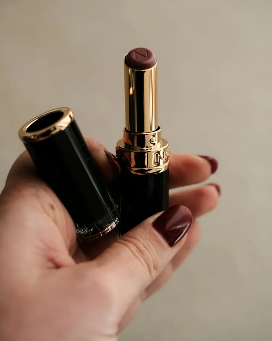 Velvet Noir Lip Oil